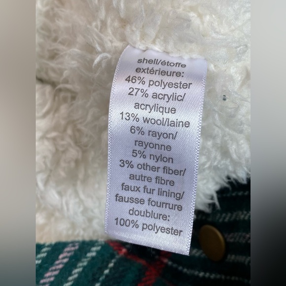 Maurices Vest Womens Size large Plaid Green Red Blue Warm Fuzzy Wool Faux Fur. - Picture 8 of 10